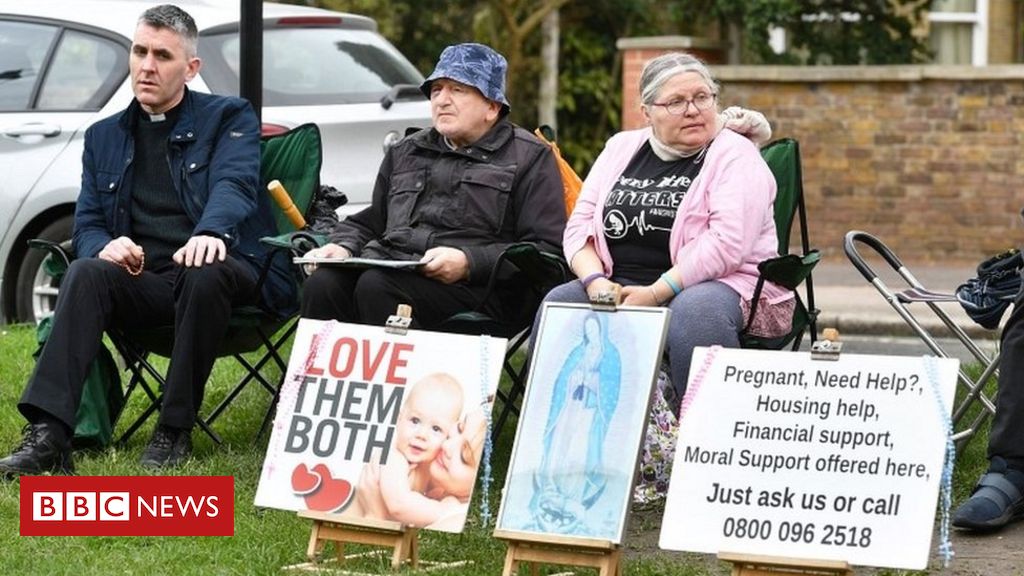 Protesters lose bid to overturn abortion clinic buffer zone